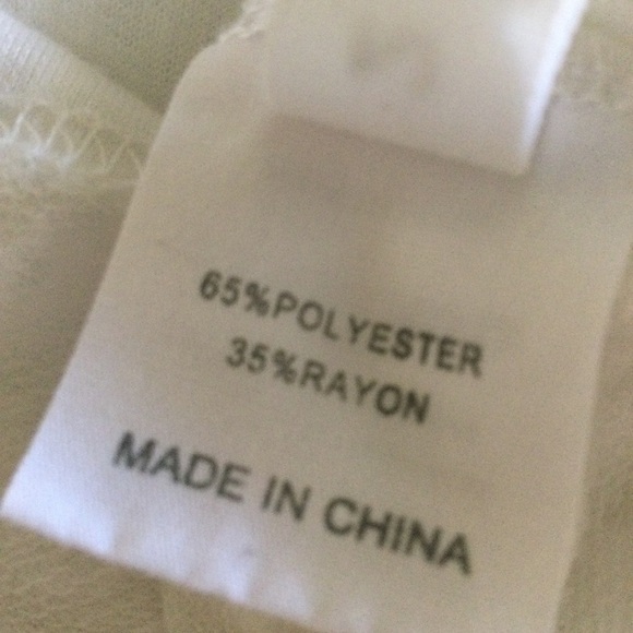 Saga White Short Sleeved Ruffled V Neck Tee Size Med - Picture 10 of 11